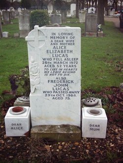 CHATFIELD Alice Elizabeth 1920-1972 grave.jpg